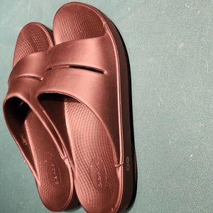 Oofos Black Slides